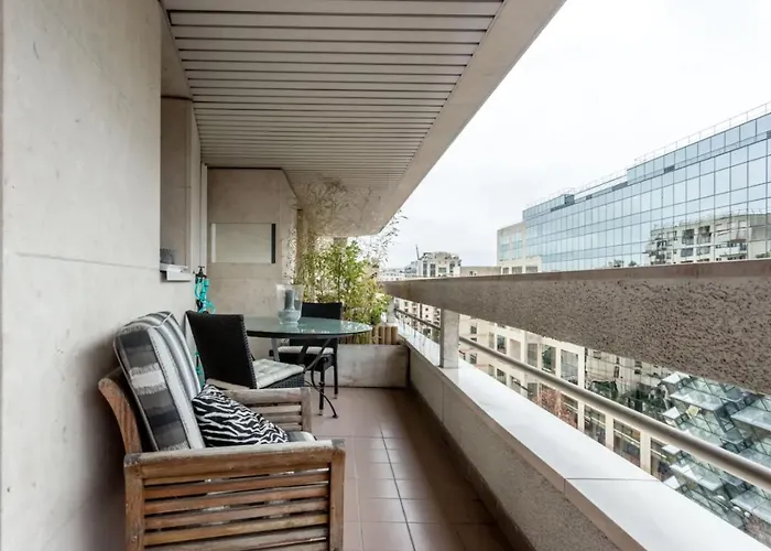Beautiful Modern Fully Furnished Studio