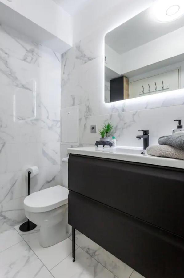 Beautiful Modern Fully Furnished * Levallois-Perret