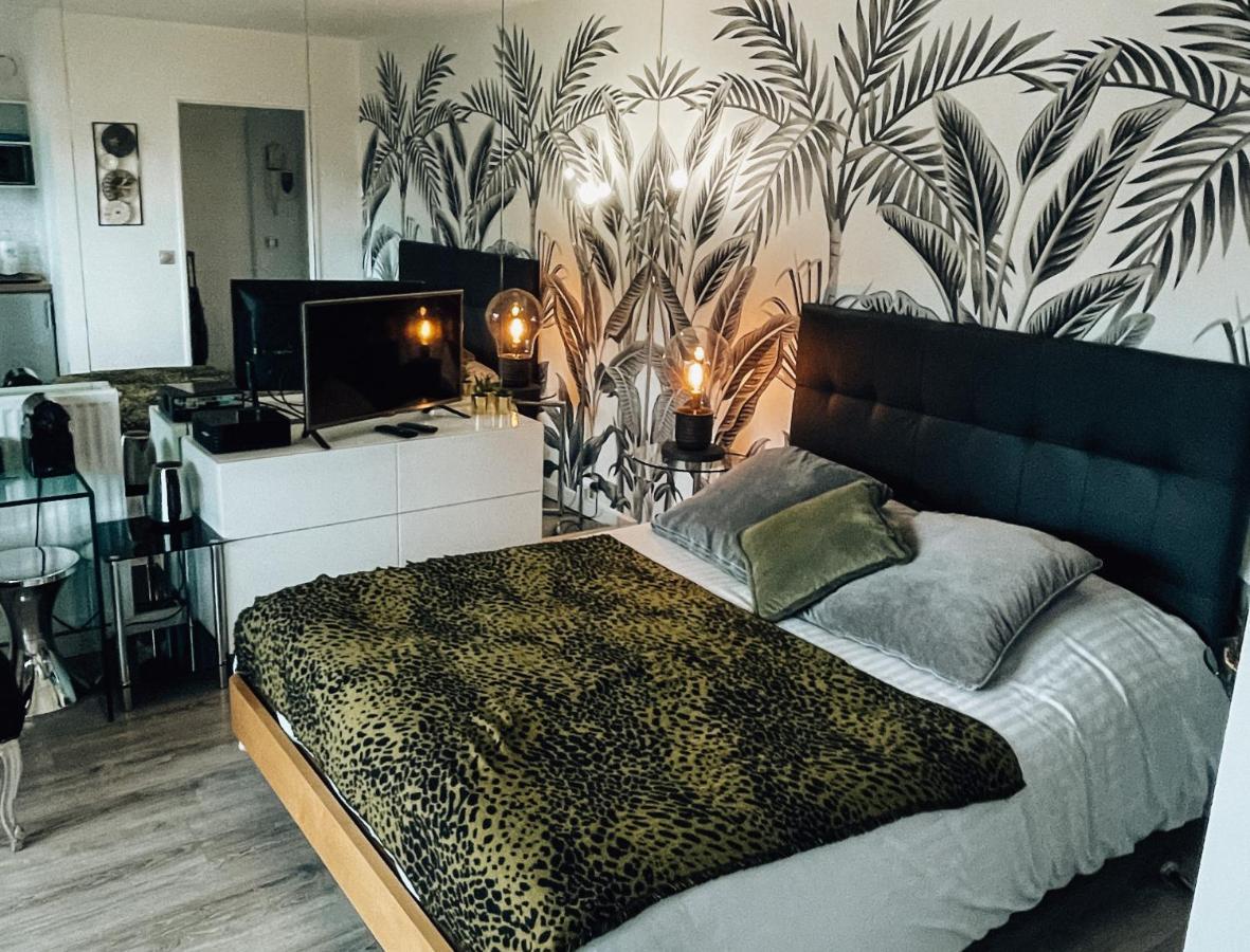 Apartment Beautiful Modern Fully Furnished *