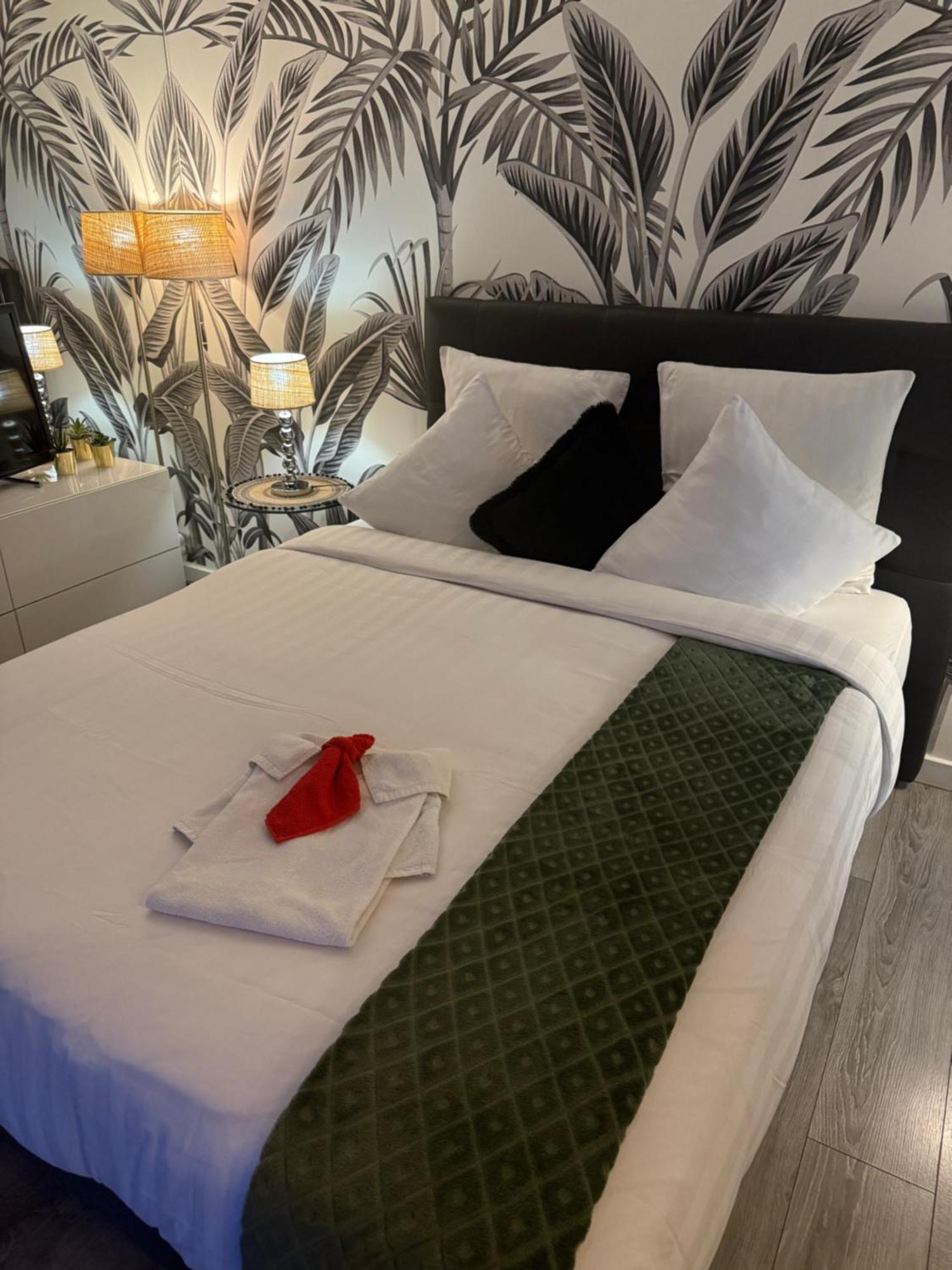 Beautiful Modern Fully Furnished Apartment