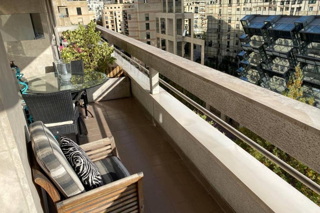 Beautiful Modern Fully Furnished Apartment *